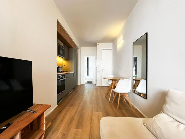 Piso en venta en Barcelona, El Clot. Hermoso piso con terraza en venta en Calle del Consell de Cent. Pisos.