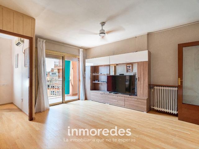 Piso en venta en Barcelona, El Clot. ¡Piso de 4 habitaciones con suelo radiante y muchísima luz!. Pisos.