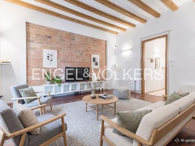 Piso en venta en Barcelona, El Parc i la Llacuna del Poblenou. Magnífico apartamento con techos muy altos. Pisos.