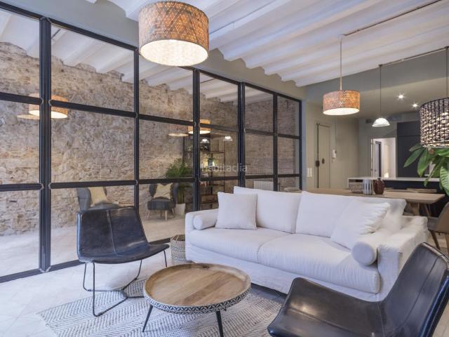 Piso en venta en Barcelona, El Poble Sec Parc de Montjuïc. AMPLIO PISO AL LADO PUERTO BARCELONA. Pisos.