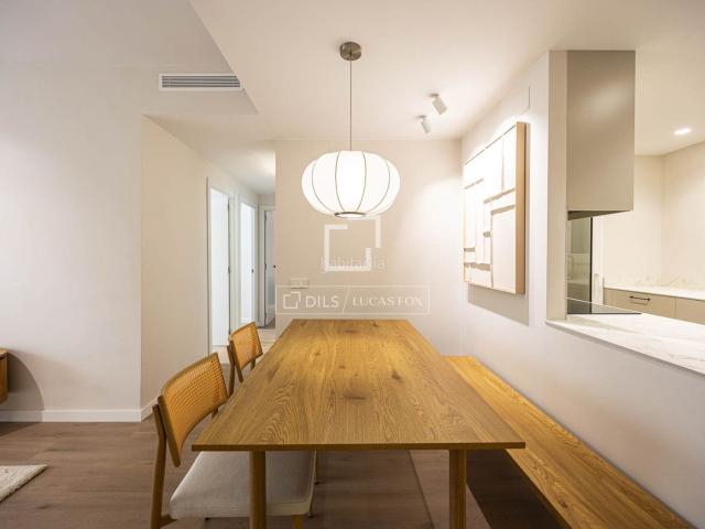 Piso en venta en Barcelona, El Poble Sec Parc de Montjuïc. Espectacular entresuelo todo reformado en Poble sec. Pisos.