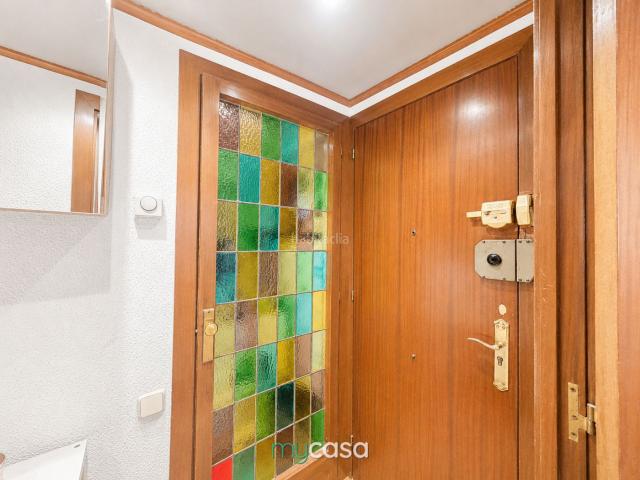Piso en venta en Barcelona, El Poble Sec Parc de Montjuïc. ¡LUMINOSIDAD, TRANQUILIDAD Y ASCENSOR EN PLENO POBLE SEC!. Pisos.
