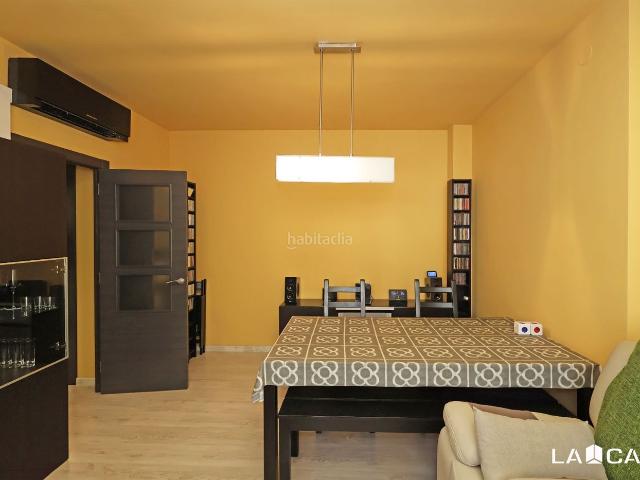 Piso en venta en Barcelona, El Poble Sec Parc de Montjuïc. Piso 70 m con 1 dormitorio y balcón en Grases, Barcelona. Pisos.