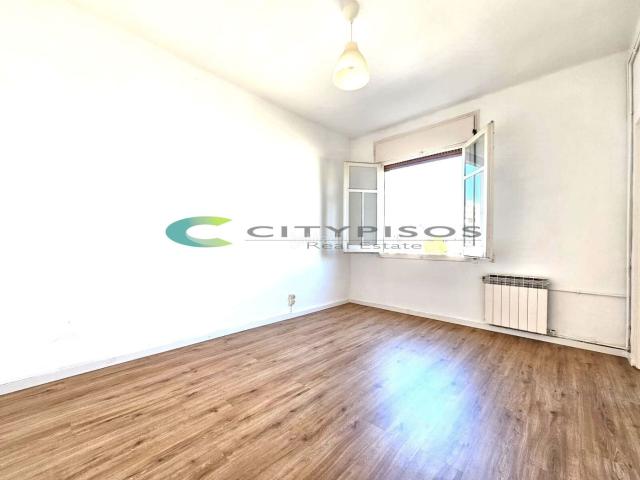 Piso en venta en Barcelona, Font de la Guatlla. Pisos.