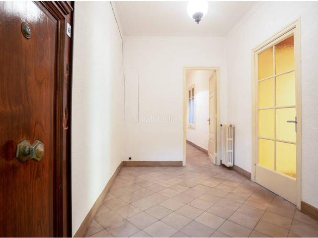 Piso en venta en Barcelona, Fort Pienc. Piso cerca de Gran Via. Pisos.