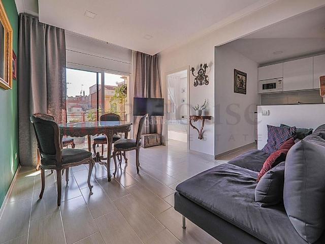 Piso en venta en Barcelona, Fort Pienc. PISO LISTO PARA ENTRAR A VIVIR CON BALCÓNTERRAZA EN EL PORT PIENC. Pisos.