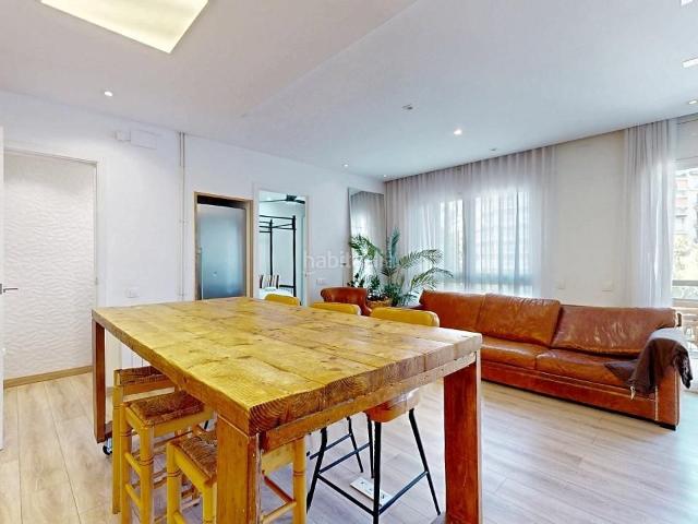 Piso en venta en Barcelona, Fort Pienc. Piso reformado con terraza en Gran Via, Eixample Dreta. Pisos.