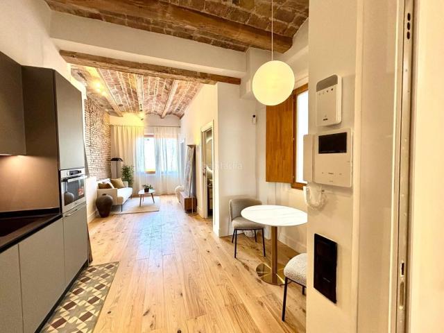 Piso en venta en Barcelona, Gòtic. Estrena Piso con terraza comunitaria y gym en Gotico. Pisos.