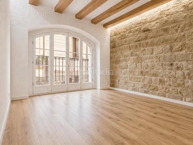 Piso en venta en Barcelona, Gòtic. FANTASTICA vivienda totalmente reformada de 98 m. Pisos.