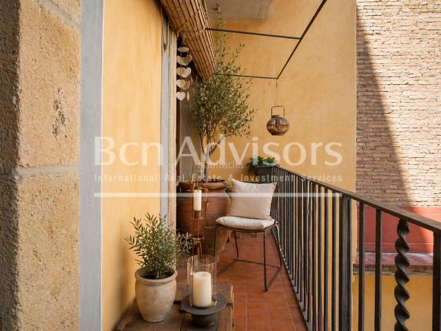 Piso en venta en Barcelona, Gòtic. Impecable piso con elementos originales en el centro histórico de Barcelona. Pisos.