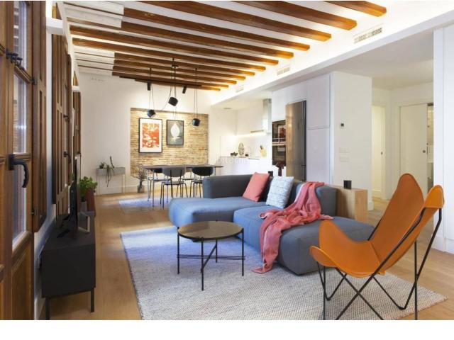 Piso en venta en Barcelona, Gòtic. Piso en el Barrio Gótico de Barcelona con ascensor. Pisos.