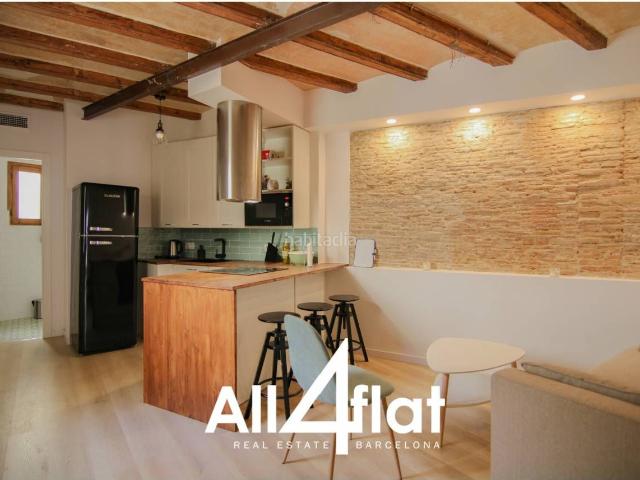 Piso en venta en Barcelona, Gòtic. PISO REFORMADO DE 89M2 EN EL BARRI GOTIC. 3 HABITACIONES, 2 BAÑOS COMPLETOS, ASEO, BALCONES, COCINA EQUIPADA. AMUEBLADO. Pisos.