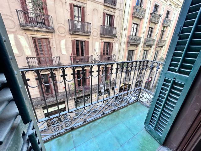 Piso en venta en Barcelona, Gòtic. Pisos.