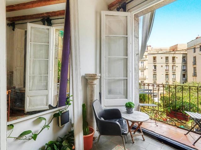 Piso en venta en Barcelona, Gòtic. Precioso piso con carácter en el Gótico. Pisos.