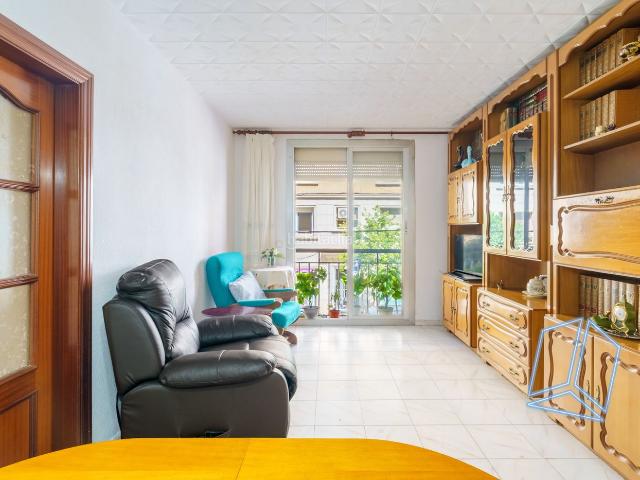 Piso en venta en Barcelona, Guinardó. Pisos.