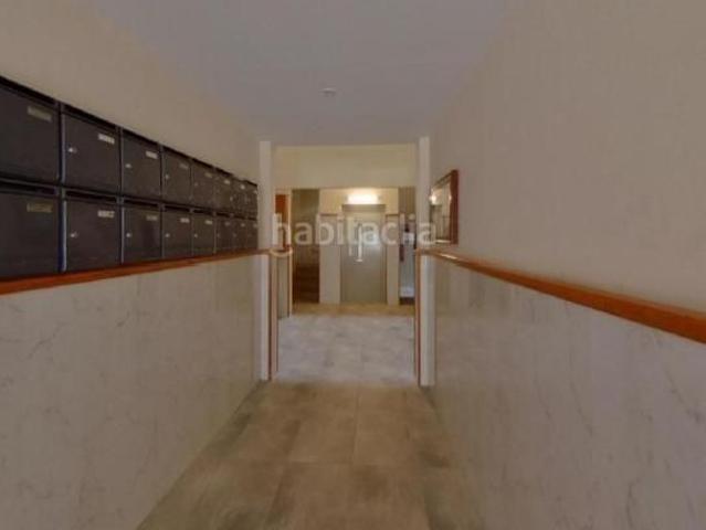 Piso en venta en Barcelona, Horta. Piso en venta en calle Coimbra. Pisos.