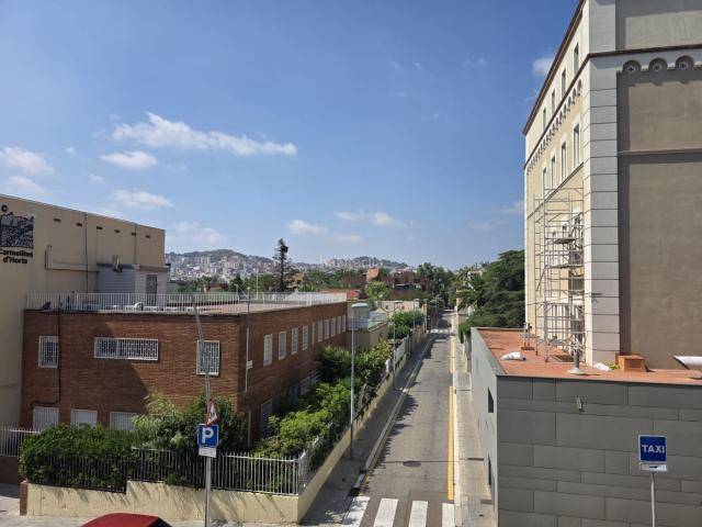Piso en venta en Barcelona, Horta. Pisos.