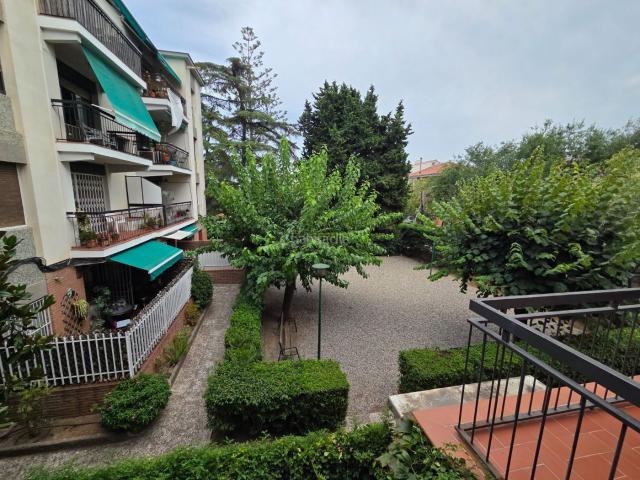 Piso en venta en Barcelona, Horta. Pisos.
