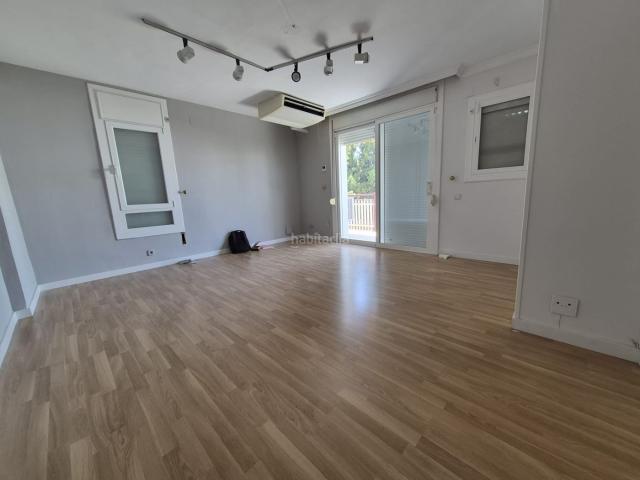 Piso en venta en Barcelona, Hostafrancs. Fantastico piso en Sants exterior con Terraza. Pisos.
