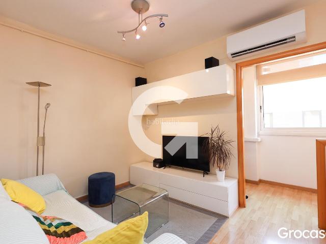 Piso en venta en Barcelona, Hostafrancs. Piso totalmente reformado con ascensor en Calle Farell. Pisos.