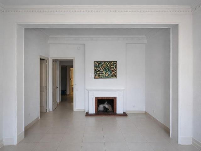 Piso en venta en Barcelona, L´Antiga Esquerra de l´Eixample. ACTUALMENTE ALQUILADO TOTALMENTE EXTERIOR INVERSIÓN CON RENTABILIDAD FINCA CLÁSICA 1920 ASCENSOR DOBLE ORIENTACIÓN BALCÓN 4. Pisos.