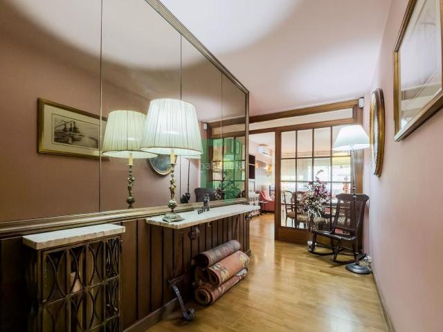 Piso en venta en Barcelona, L´Antiga Esquerra de l´Eixample. Amplia vivienda en el corazón de Barcelona. Pisos.