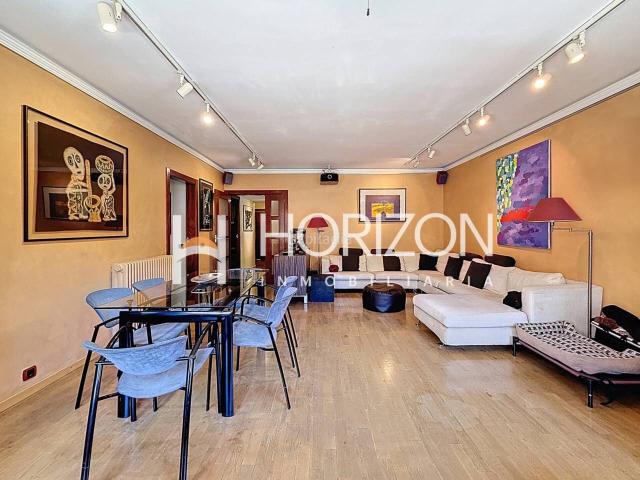 Piso en venta en Barcelona, L´Antiga Esquerra de l´Eixample. Elegancia Histórica y Amplitud en el Corazón de la Nova Esquerra. Pisos.