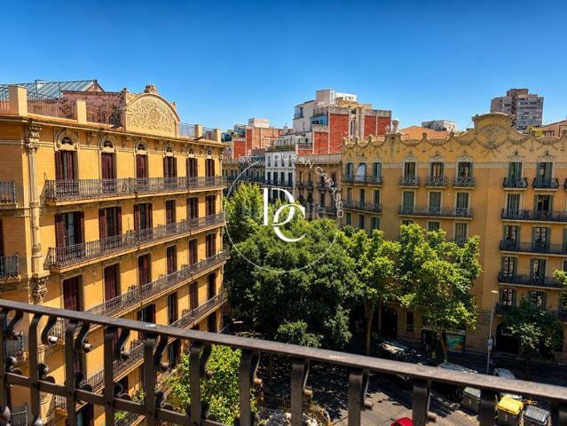 Piso en venta en Barcelona, L´Antiga Esquerra de l´Eixample. Piso de 72 m2 con vistas y terraza en venta en LAntiga Esquerra de lEixample, Barcelona. Pisos.