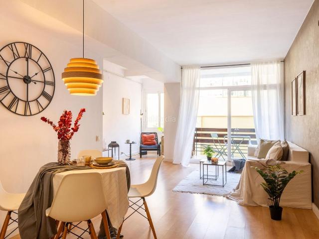 Piso en venta en Barcelona, L´Antiga Esquerra de l´Eixample. PISO EN VENTA CON ESPECTACULAR TERRAZA DE 40 m2 EN LEIXAMPLE, BARCELONA. Pisos.