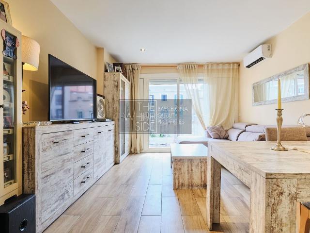 Piso en venta en Barcelona, L´Antiga Esquerra de l´Eixample. Piso en Venta en Eixample Barcelona. Exterior. Ascensor. Terraza. Pisos.