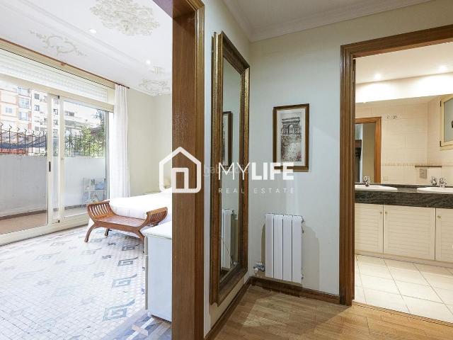 Piso en venta en Barcelona, L´Antiga Esquerra de l´Eixample. Piso en venta en finca modernista en Enric Granados. Pisos.
