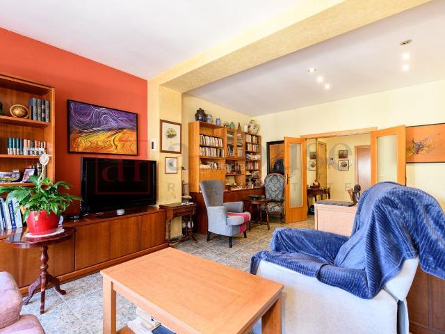 Piso en venta en Barcelona, L´Antiga Esquerra de l´Eixample. PISO LISTO PARA ENTRAR A VIVIR CON GRAN BALCÓN Y DOBLE ORIENTACIÓN EN LEIXAMPLE. Pisos.