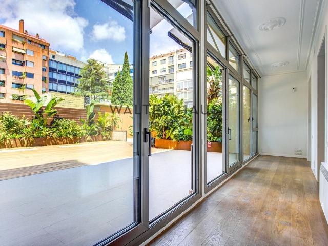 Piso en venta en Barcelona, L´Antiga Esquerra de l´Eixample. Piso reformado en venta con terraza privada en l'Eixample, Barcelona. Pisos.