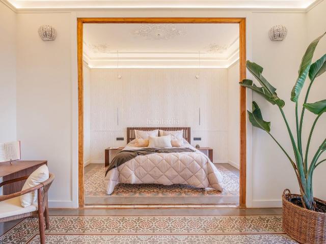 Piso en venta en Barcelona, L´Antiga Esquerra de l´Eixample. PRINCIPAL CON TERRAZA DE 36M2 FINCA REGIA DE 1910 172 m2 NUEVO A ESTRENAR ELEMENTOS ORIGINALES AMUEBLADO UBICACIÓN PRIME PRI. Pisos.