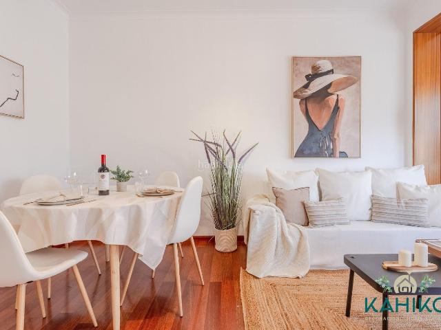 Piso en venta en Barcelona, L´Antiga Esquerra de l´Eixample. Vivir Barcelona desde las alturas, con una terraza y unas vistas que enamoran. Pisos.