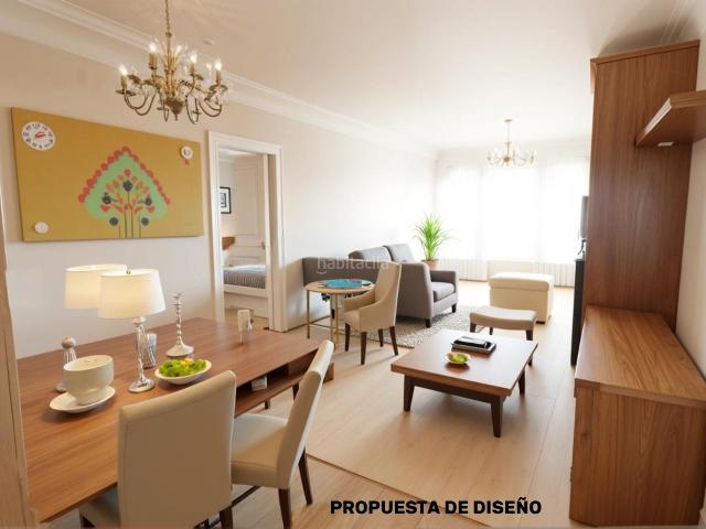 Piso en venta en Barcelona, La Teixonera. Alto con ascensor y balcón. Pisos.
