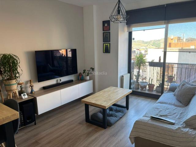 Piso en venta en Barcelona, La Teixonera. Piso exterior con dos orientaciones. Pisos.