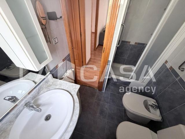 Piso en venta en Barcelona, La Verneda La Pau. AMPLIO PISO DE 4 HABITACIONES Y 3 BALCONES EN SANT MARTI!. Pisos.