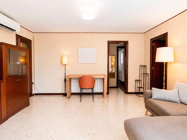 Piso en venta en Barcelona, La Verneda La Pau. Magnífico piso de 4 habitaciones, amplio y luminoso en Sant Martí. Pisos.