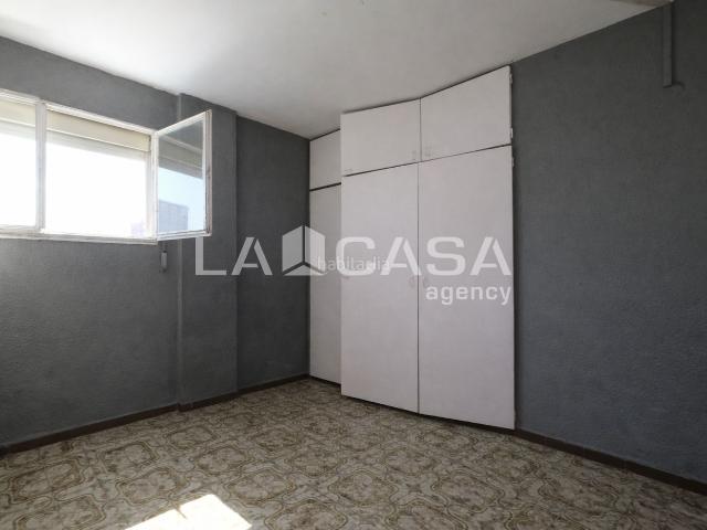 Piso en venta en Barcelona, La Verneda La Pau. Oportunidad de Piso exterior a reformar en Barrio La Pau, situado en una 9ª planta con ascensor. Pisos.