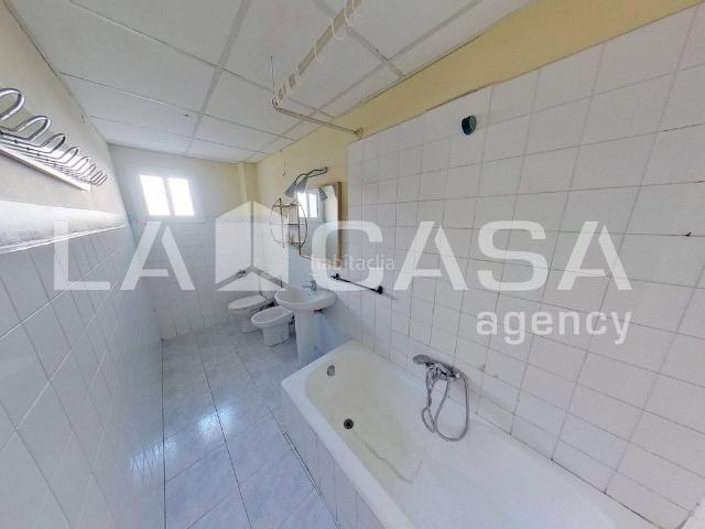 Piso en venta en Barcelona, La Verneda La Pau. PISO EXTERIOR CON BALCON. Pisos.