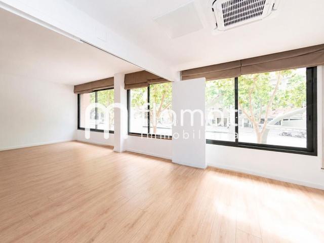 Piso en venta en Barcelona, La Vila Olímpica del Poblenou. Amplio Piso en Vila Olímpica junto al mar. Pisos.
