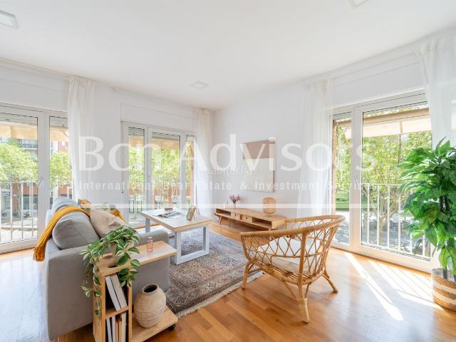 Piso en venta en Barcelona, La Vila Olímpica del Poblenou. CON LICENCIA TURÍSTICA. Magnífico piso en primera línea de mar en La Vila Olímpica. Pisos.