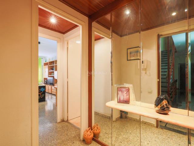 Piso en venta en Barcelona, La Bordeta. ALQUILADO A 1000 EUROS AL MES CONTRATO DE UN AÑO Y MEDIO. Pisos.