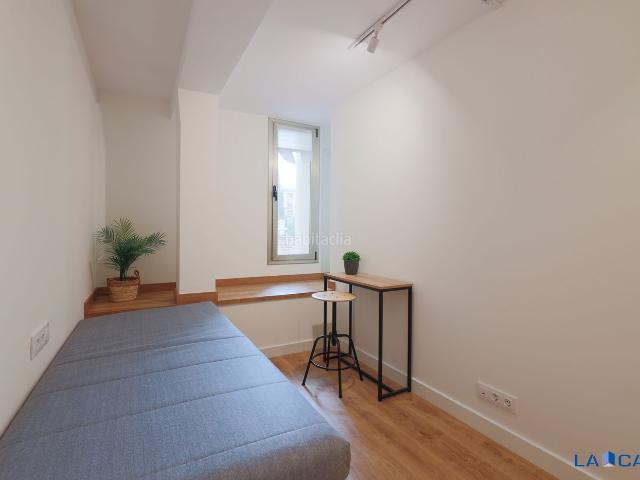 Piso en venta en Barcelona, La Bordeta. Pisos.