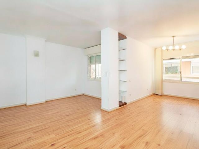 Piso en venta en Barcelona, La Bordeta. Pisos.