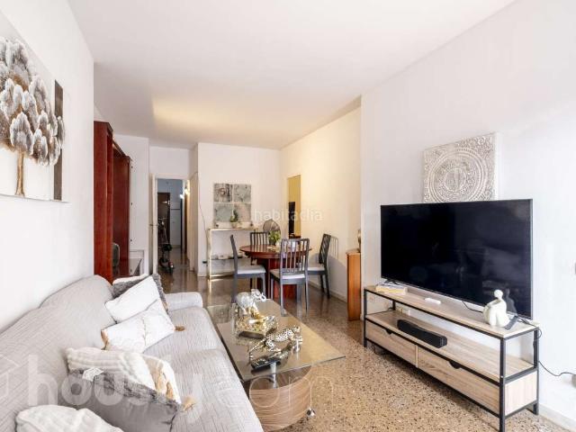 Piso en venta en Barcelona, La Bordeta. Pisos.