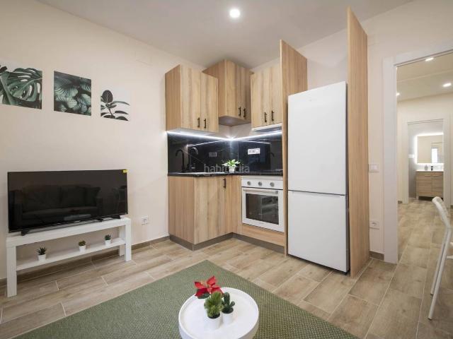 Piso en venta en Barcelona, La Clota. Piso en venta TOTALMENTE REFORMADO A ESTRENAR. Pisos.