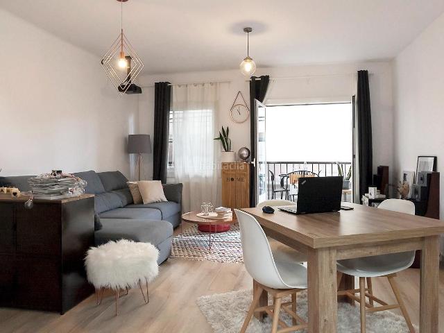 Piso en venta en Barcelona, La Font d´en Fargues. Bonita y Cuidada vivienda reformada En Venta, Horta. Pisos.