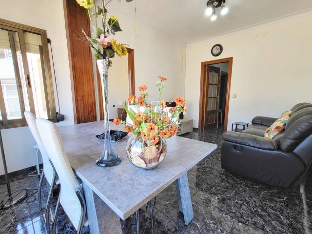 Piso en venta en Barcelona, La Font d´en Fargues. Piso en venta en VilapicinaLa Torre Llobeta08031. Pisos.